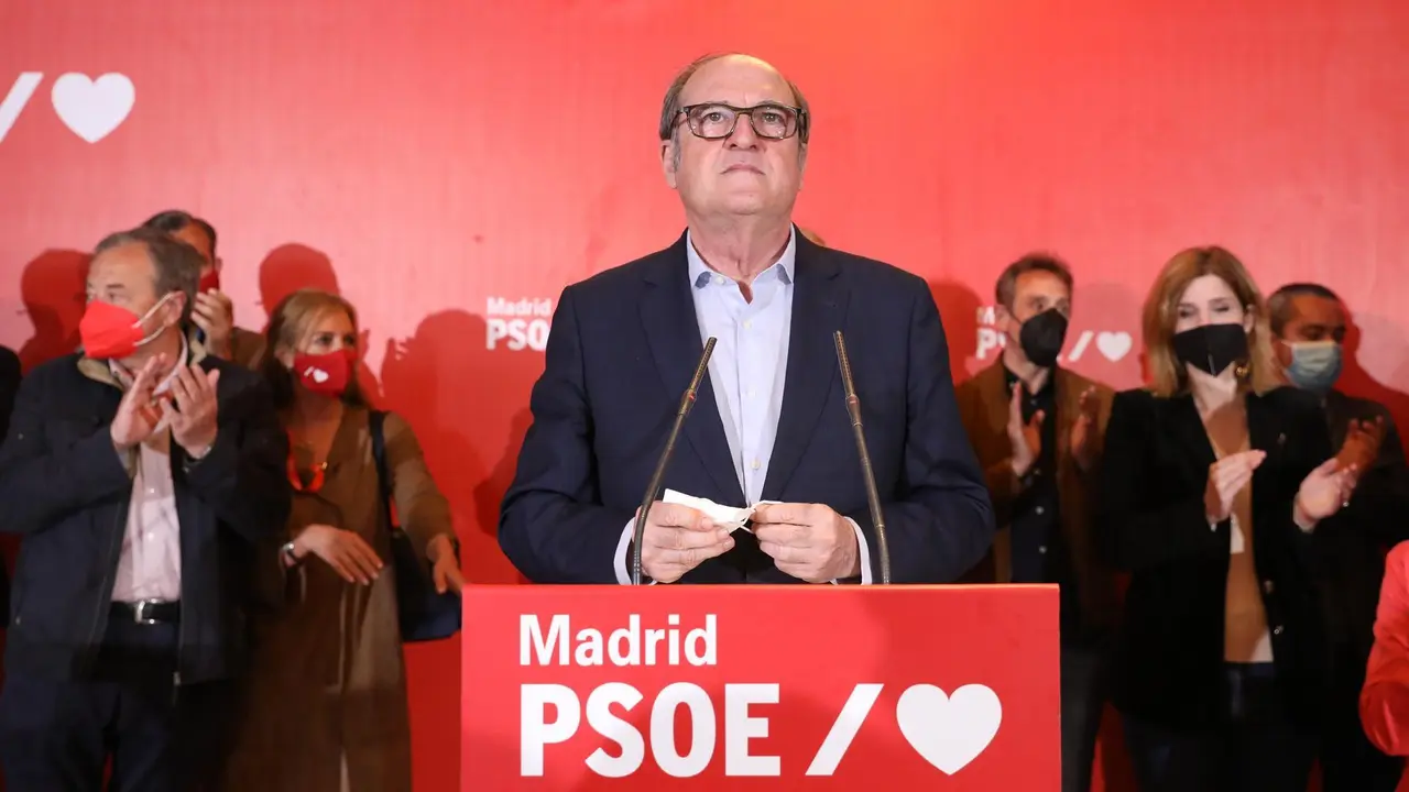 El candidato del PSOE a la Presidencia de la Comunidad de Madrid, Angel Gabilondo, ofrece una rueda de prensa tras las votaciones de la jornada electoral, a 4 de mayo de 2021, en Madrid (Espa&ntilde;a). Durante la comparecencia, ofrecida en el Hotel Princesa Pla