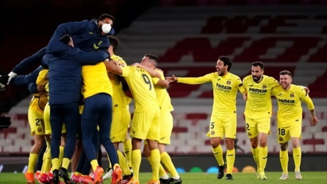 Los jugadores del Villarreal celebran tras el pitido final del partido de f&uacute;tbol de vuelta de las semifinales de la UEFA Europa League entre el Arsenal FC y el Villarreal CF en el Emirates Stadium. Foto: John Walton/PA Wire/dpa