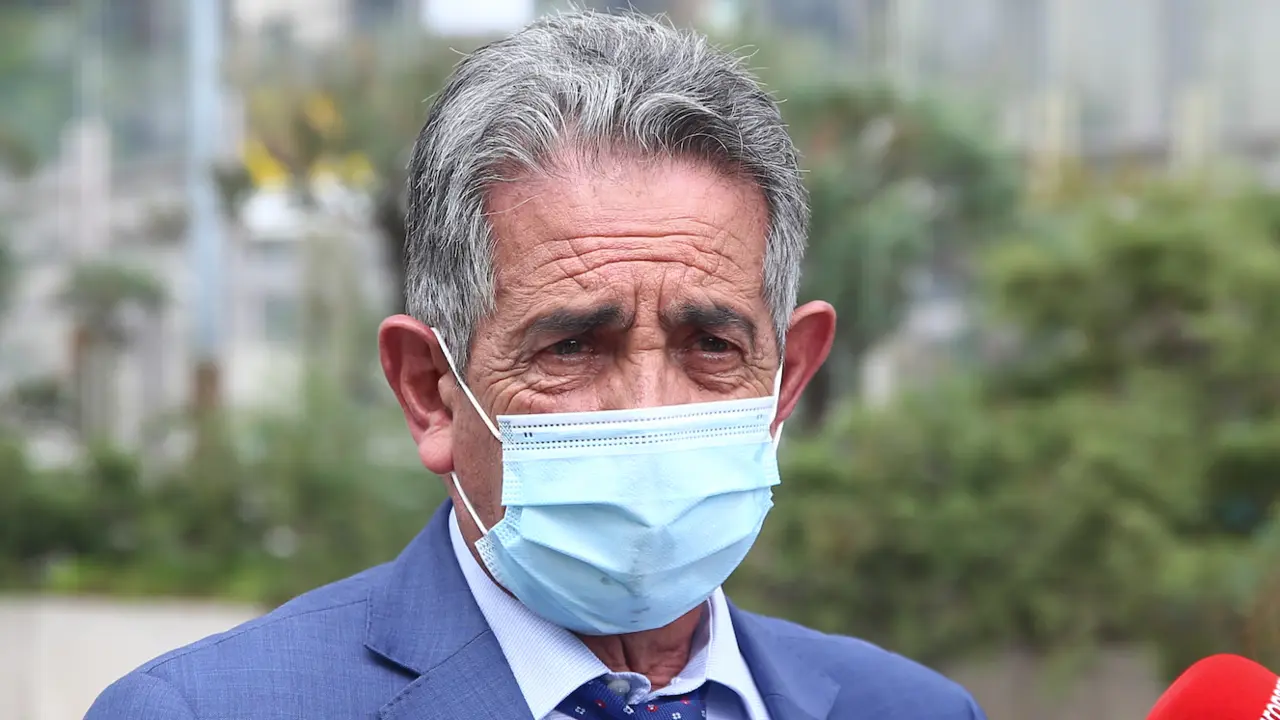 El presidente de Cantabria, Miguel &Aacute;ngel Revilla, ofrece declaraciones a los medios despu&eacute;s de su reuni&oacute;n con la vicepresidenta econ&oacute;mica, en la sede del Ministerio, a 30 de abril de 2021, en Madrid (Espa&ntilde;a). Durante el encuentro, el presidente c&aacute;ntabro y la vicepresidenta han abordado las iniciativas presentadas para la obtenci&oacute;n de fondos europeos, como el proyecto del Llano de La Pasiega.