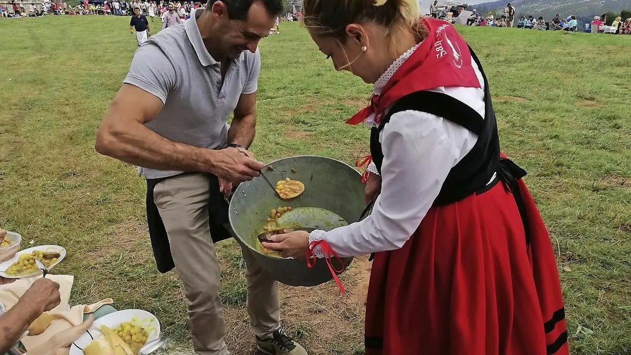 San Roque en Bustablado reparto cocido