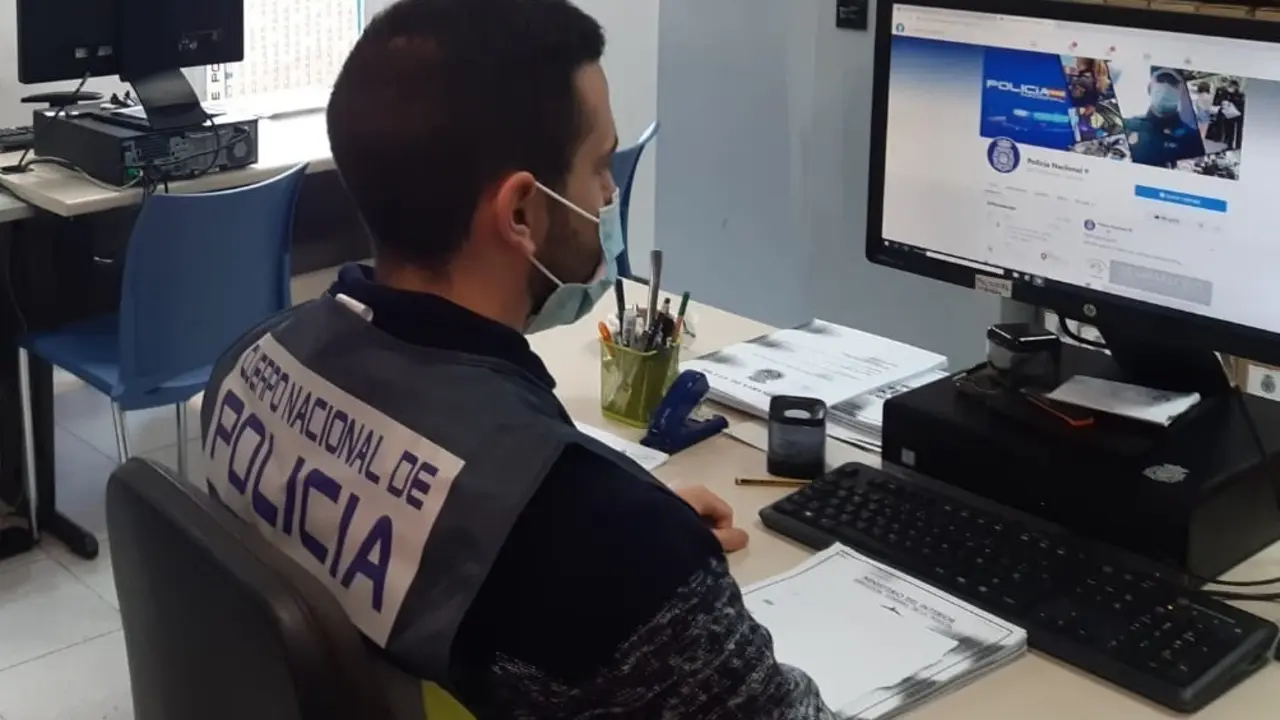 Archivo - Agente de la Polic&iacute;a Nacional