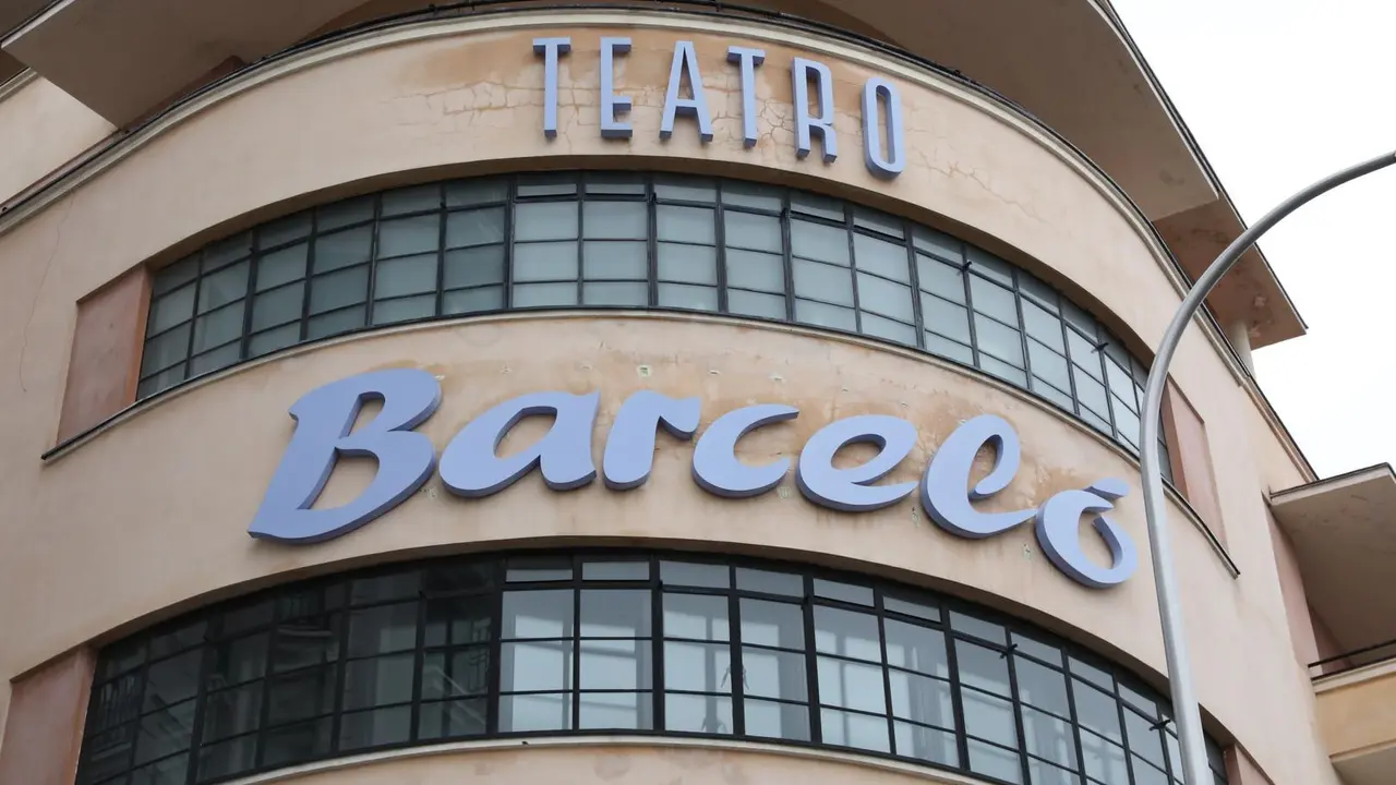 Archivo - Fachada del Teatro Barcel&oacute; de Madrid