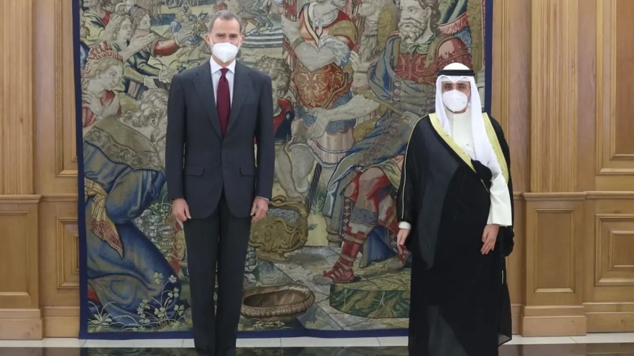 El Rey recibe en audiencia al ministro de Asuntos Exteriores y ministro de Asuntos del Consejo de Ministros del Estado de Kuwait, Ahmad Nasser Al Mohammed Al Ahmed Al Jaber Al Sabah, que visita oficialmente Espa&ntilde;a.