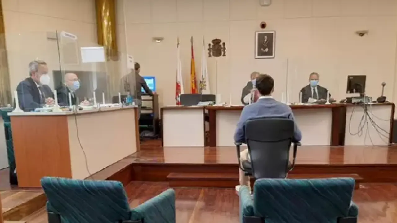 El acusado durante el juicio.