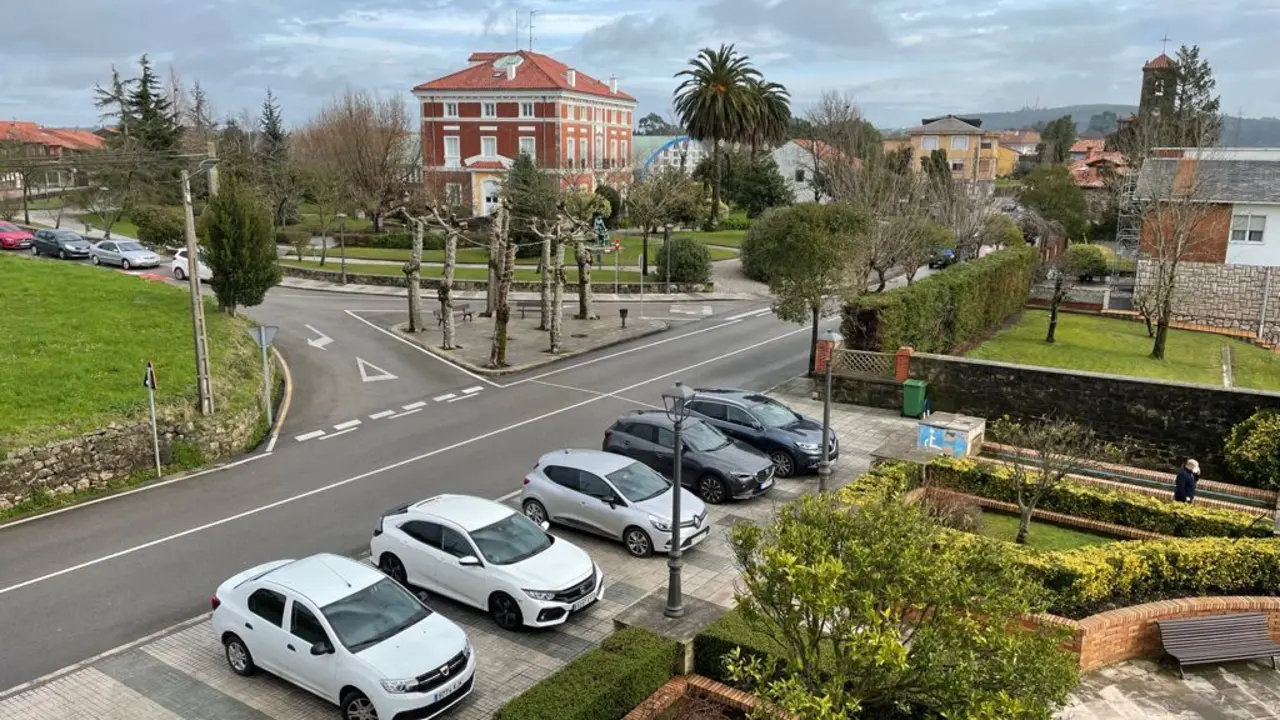Vista del aparcamiento del Ayuntamiento de Polanco. / PARADELLO