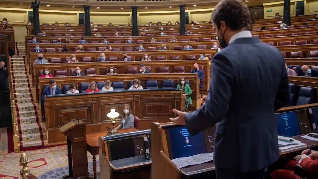 El l&iacute;der del PP, Pablo Casado, interviene en una sesi&oacute;n de control al Gobierno, a 19 de mayo de 2021. / A.Ortega.POOL / Europa Press