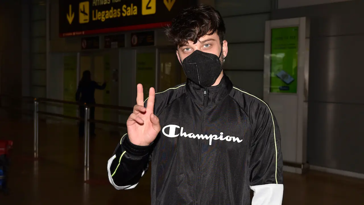 Blas Cant&oacute; en el Aeropuerto Adolfo Su&aacute;rez Madrid Barajas. Francisco Guerra