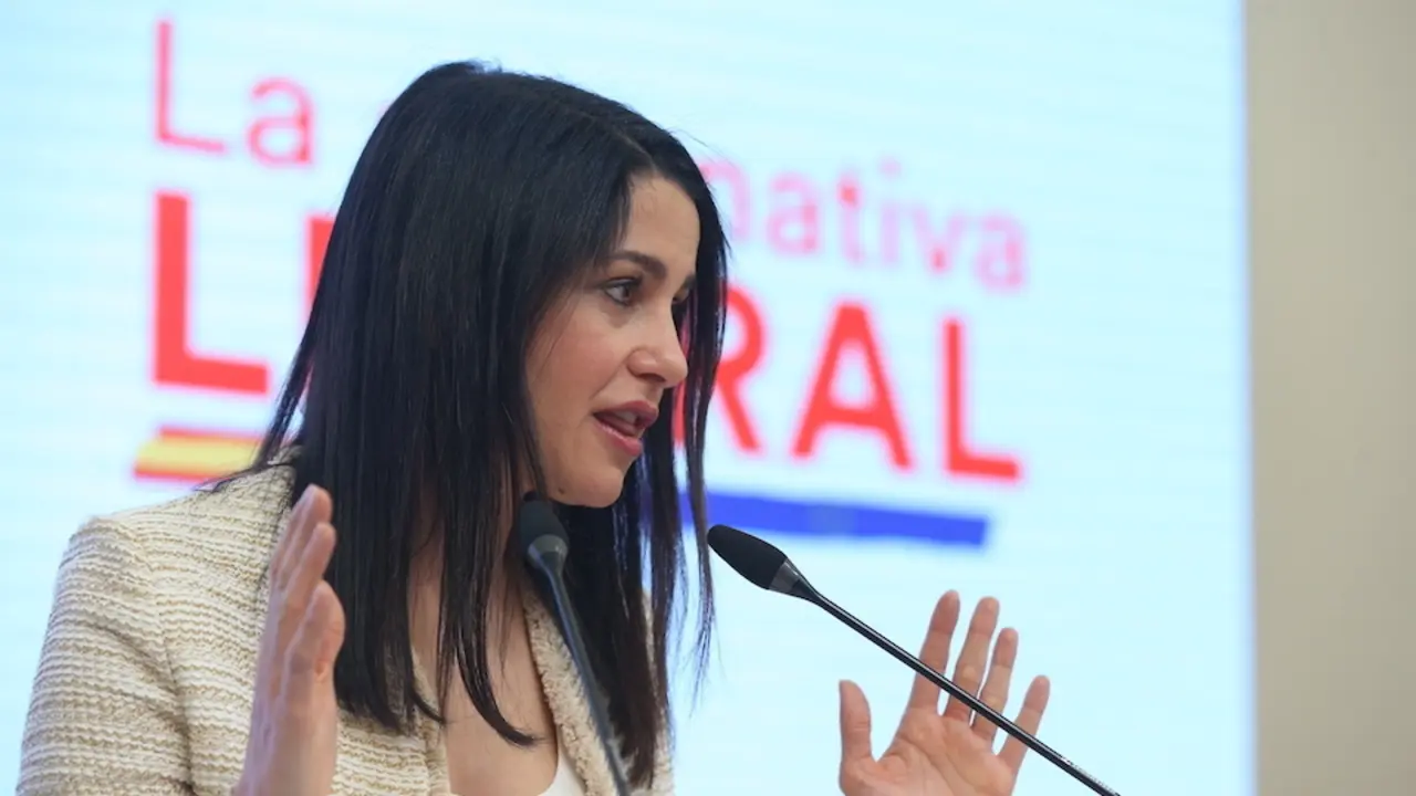 La presidenta de Ciudadanos, In&eacute;s Arrimadas ofrece una rueda de prensa posterior a la reuni&oacute;n del Comit&eacute; Ejecutivo del partido, a 24 de mayo de 2021, en Madrid (Espa&ntilde;a). Durante su comparecencia, Arrimadas, ha hecho referencia al indulto de los condenados del proc&eacute;s.
24 MAYO 2021;PLAN;PROCES;COMIT&Eacute; EJECUTIVO;REUNI&Oacute;N;IN&Eacute;S ARRIMADAS;RUEDA DE PRENSA
C&eacute;zaro De Luca / Europa Press
24/5/2021