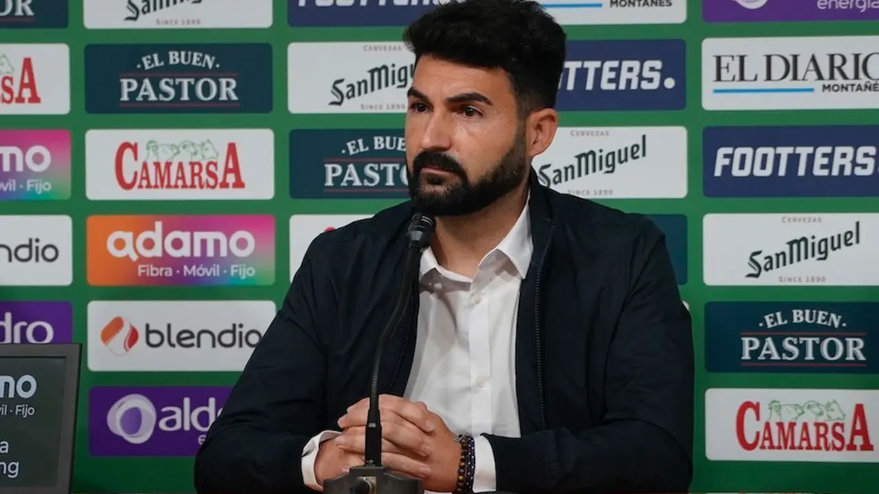El nuevo entrenador del Racing de Santander, Guillermo Fern&aacute;ndez Romo.