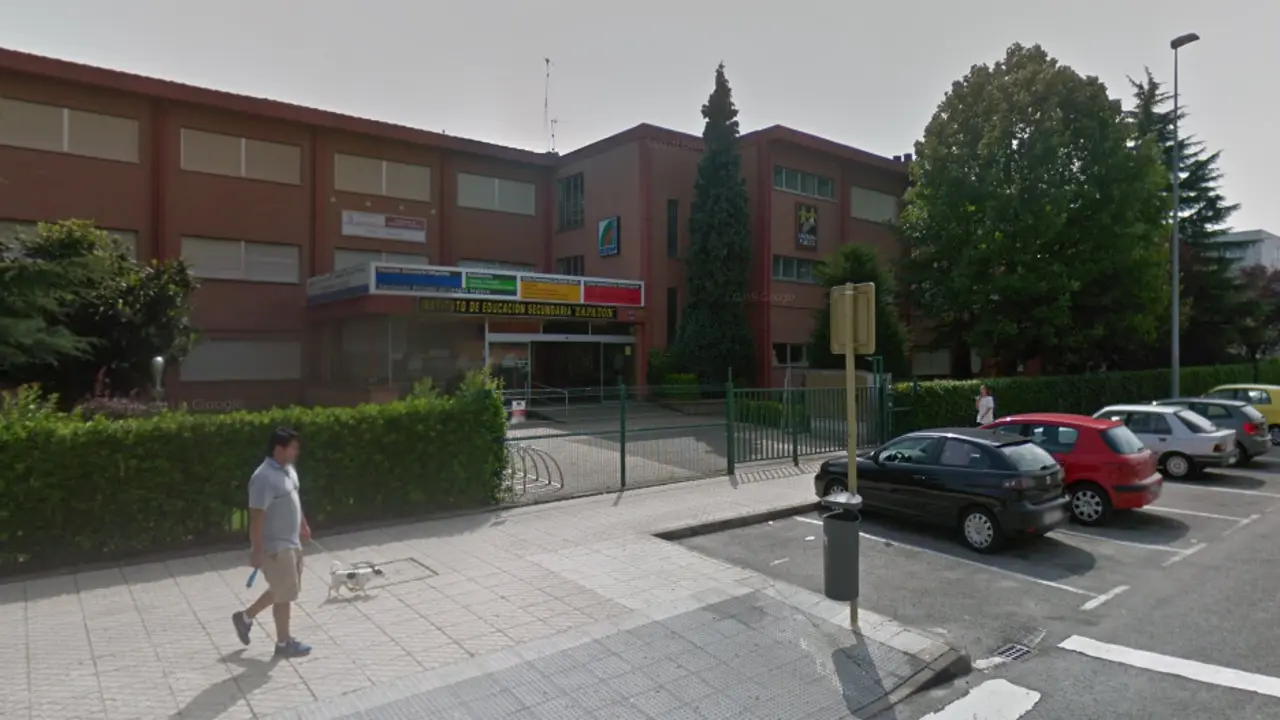 Vista del IES Zapat&oacute;n en Torrelavega.