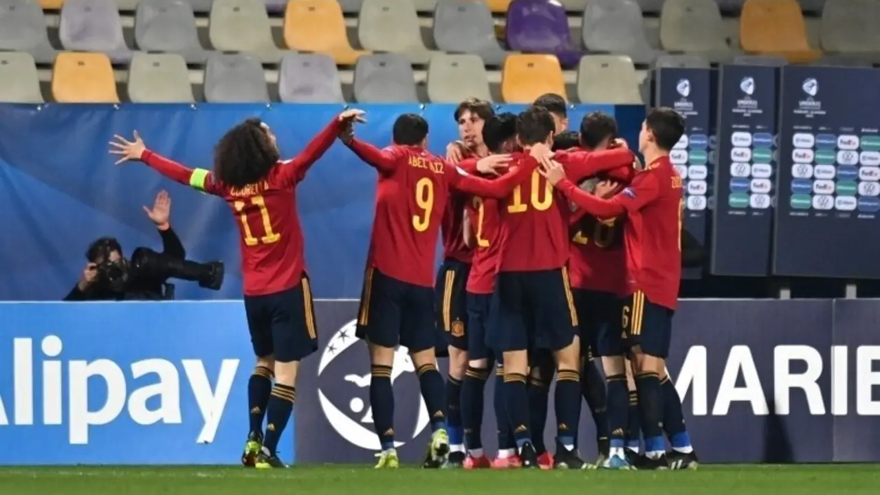 Archivo - Los jugadores de la selecci&oacute;n Sub-21