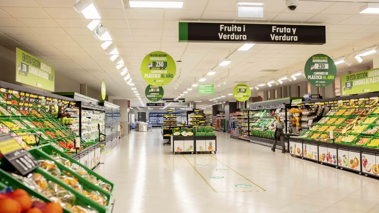 Imagen del interior de un supermercado de Mercadona. / EP