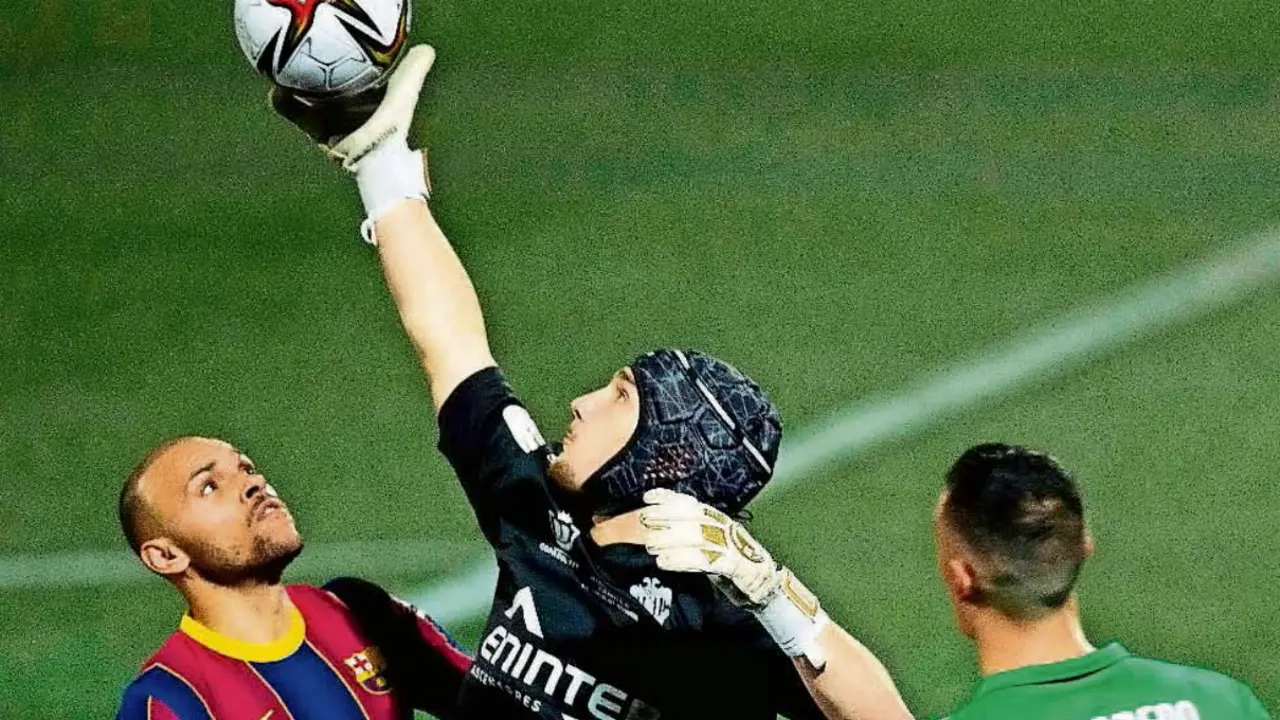 Ram&oacute;n Juan se convirti&oacute; en portero medi&aacute;tico por sus actuaciones coperas de esta pasada temporada.