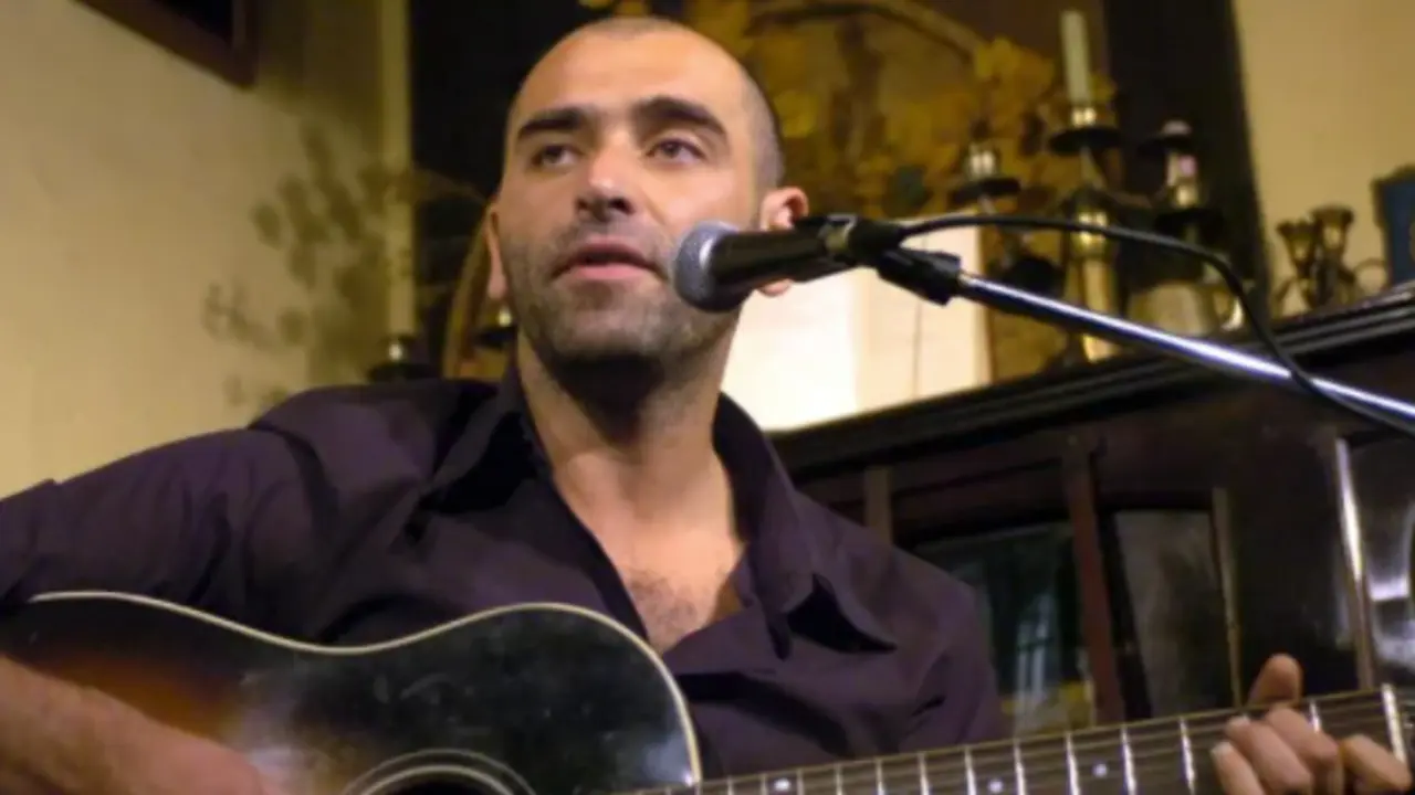 El cantante vasco Tontxu. EFE/Fernando Alvarado/ Archivo