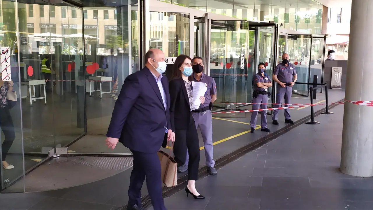 El exceo general del FC Barcelona &Oacute;scar Grau sale de la Ciutat de la Justicia tras declarar como investigado por el Bar&ccedil;agate. El 7 de junio de 2021.