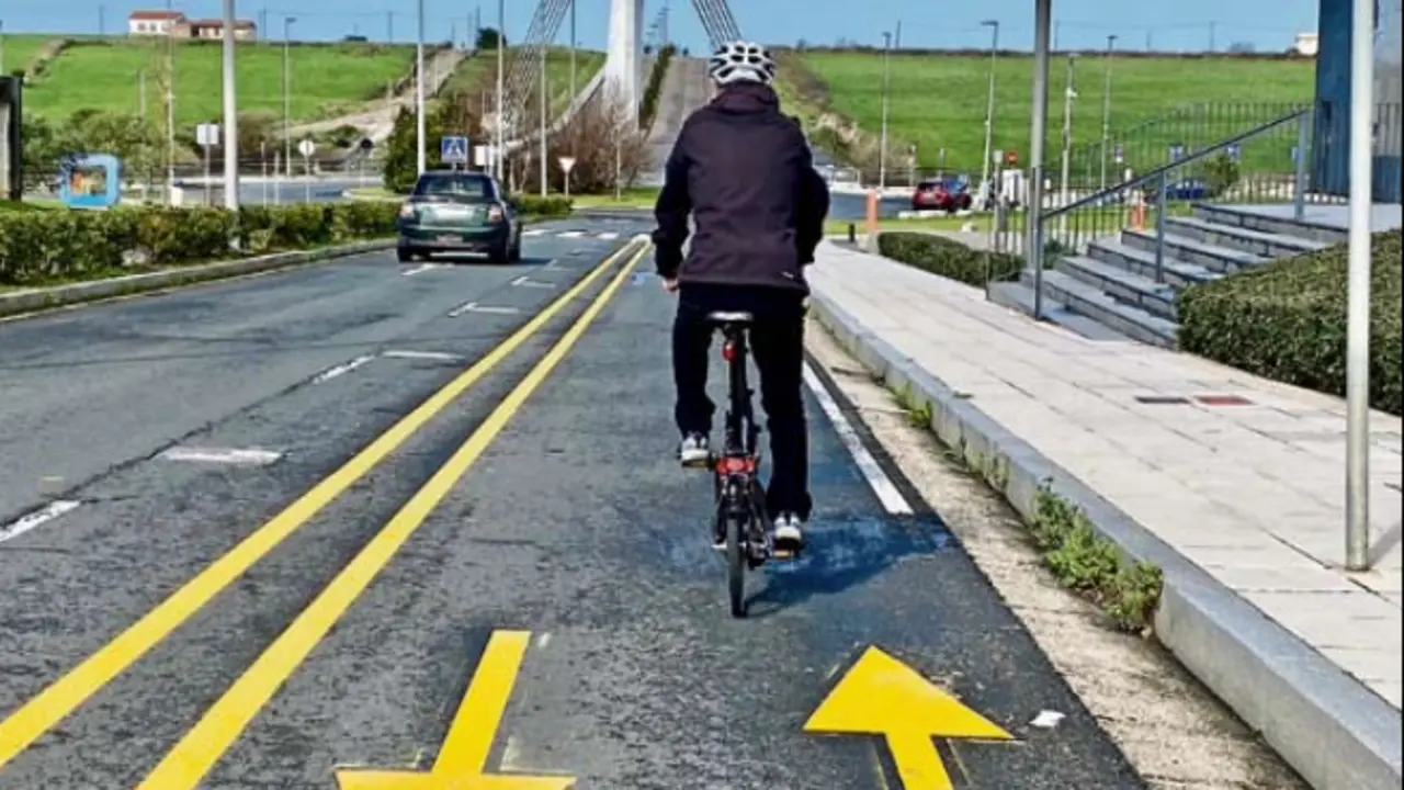 Carril bici en el PCTCAN.