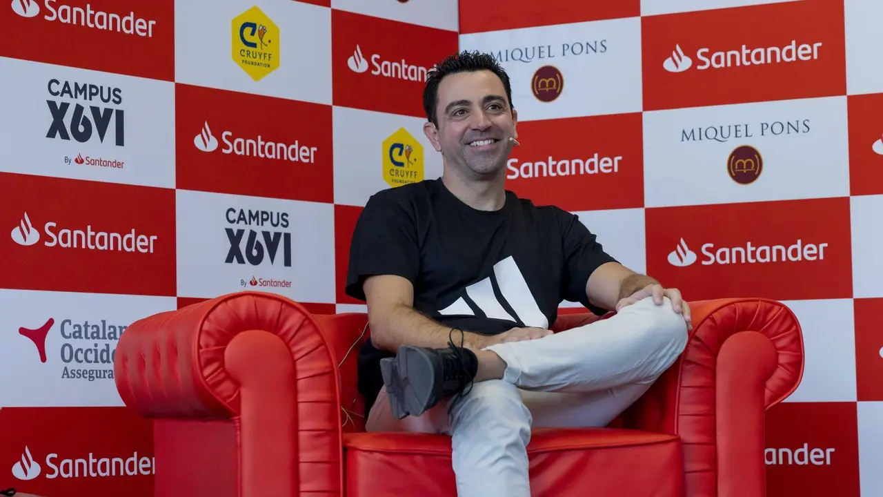 El entrenador Xavi Hern&aacute;ndez en la presentaci&oacute;n de su Campus Xavi Hern&aacute;ndez by Santander en el Santander Work Caf&eacute; de Passeig de Gr&agrave;cia n&uacute;mero 54 de Barcelona