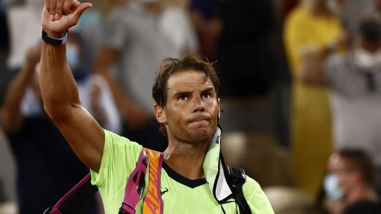 El espa&ntilde;ol Rafael Nadal reacciona tras perder contra el serbio Novak Djokovic durante su partido de semifinales del Abierto de Francia de tenis en Roland Garros en Par&iacute;s, Francia, el 11 de junio de 2021. (Tenis, Abierto, Francia, Espa&ntilde;a) EFE/EPA/YOAN VALAT