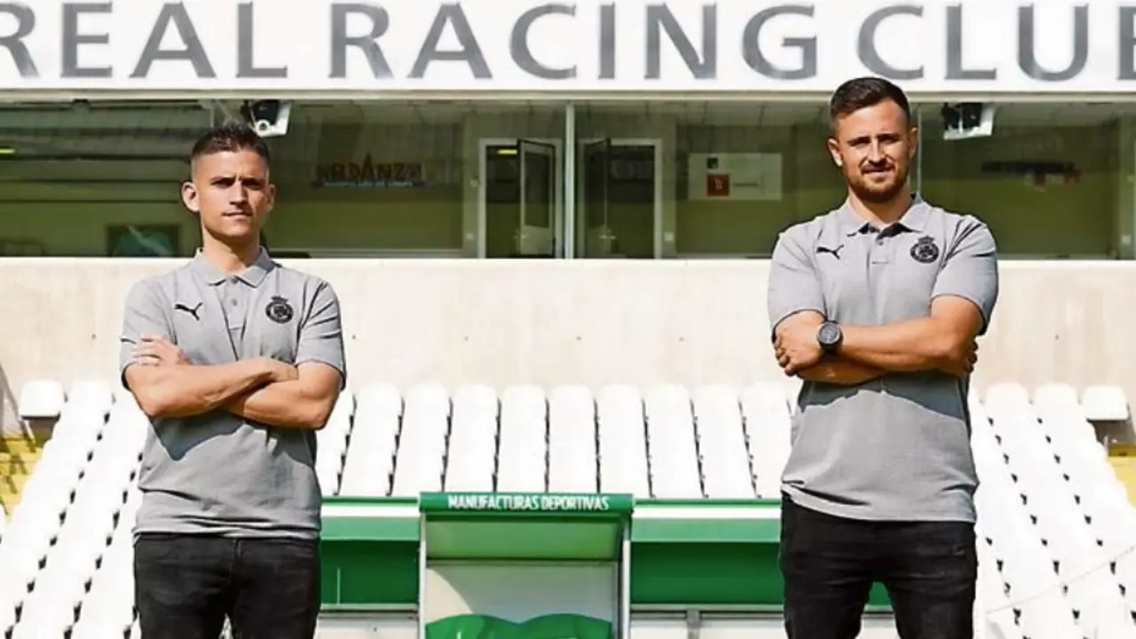 David Paredes y &Aacute;lex Arnedo posan en Los Campos de Sport. / ALERTA