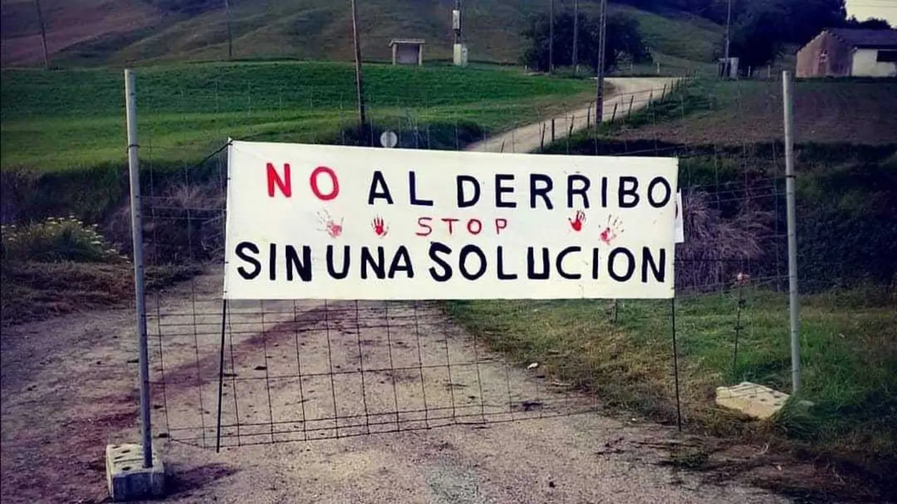 Vista de la entrada al Puente Sel del Rey.