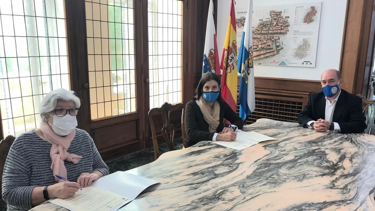 Firma de convenio entre el Ayuntamiento de Santander y la Asociaci&oacute;n de Personas Sordas de Santander y Cantabria (ASSC)
