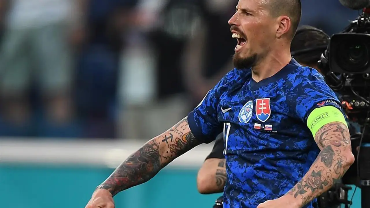 Marek Hamsik of Slovakia celebrates after the UEFA EURO 2020 group E preliminary round soccer match between Poland and Slovakia in St. Petersburg, Russia, 14 June 2021. (Polonia, Rusia, Eslovaquia, San Petersburgo) EFE/EPA/Kirill Kudryavtsev / POOL (RESTRICTIONS: For editorial news reporting purposes only. Images must appear as still images and must not emulate match action video footage. Photographs published in online publications shall have an interval of at least 20 seconds between the posting.)