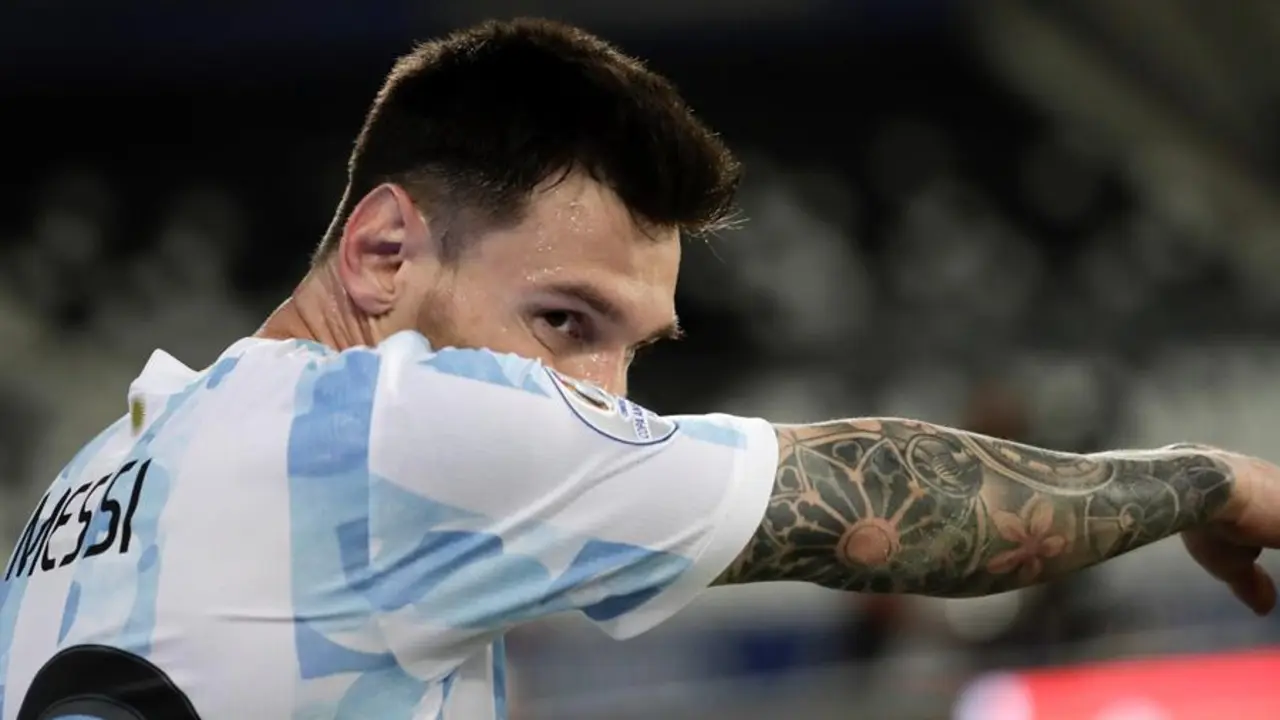 #fotodeldia | 65.000 espectadores en el Puskas Arena y sin mascarilla en el partido entre Portugal y Hungr&iacute;a #EURO2020 https://cutt.ly/4nJVfMJ