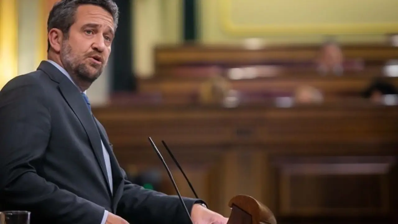 Archivo - El diputado del PP Jaime de Olano, en el debate del Pleno del Congreso