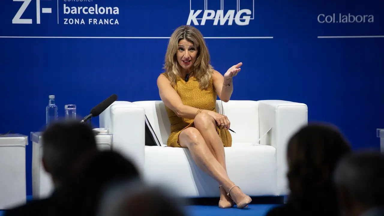 La vicepresidenta tercera del Gobierno y ministra de Trabajo y Econom&iacute;a Social, Yolanda D&iacute;az, interviene en la inauguraci&oacute;n de la segunda jornada de la XXXVI Reuni&oacute;n del Cercle d"Economia, a 17 de junio de 2021, en Barcelona, Catalu&ntilde;a, (Espa&ntilde;a)