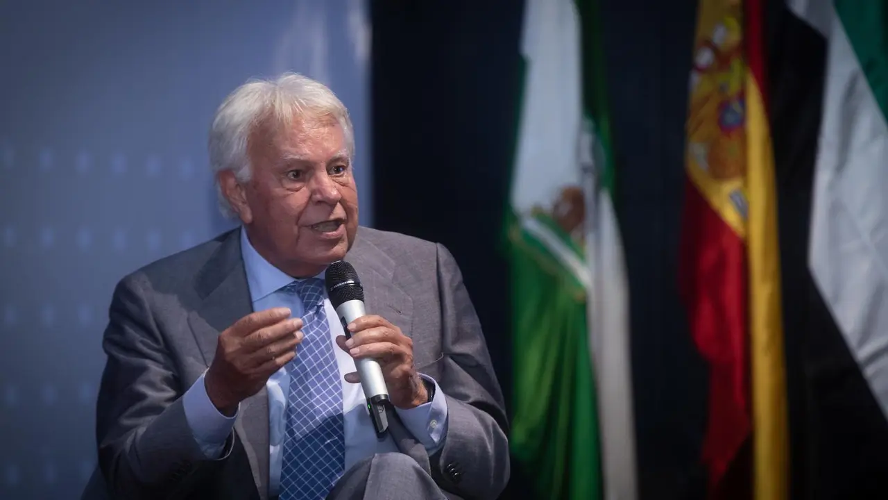 El expresidente del gobierno de Espa&ntilde;a, Felipe G&oacute;nzalez, interviene el el acto donde se le entrega el galard&oacute;n al Mejor Embajador de &aacute;mbito no econ&oacute;mico. de los Premios Empresariales del Sur de Espa&ntilde;a a 15 de junio del 2021 en Sevilla, Andaluc&iacute;a, Espa&ntilde;a