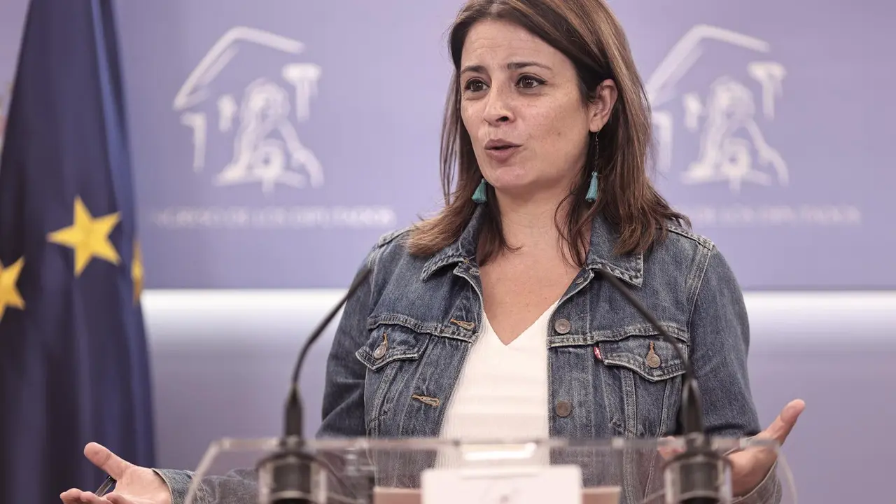 La vicesecretaria general del PSOE y portavoz en el Congreso, Adriana Lastra, en rueda de prensa el 15 de junio de 2021