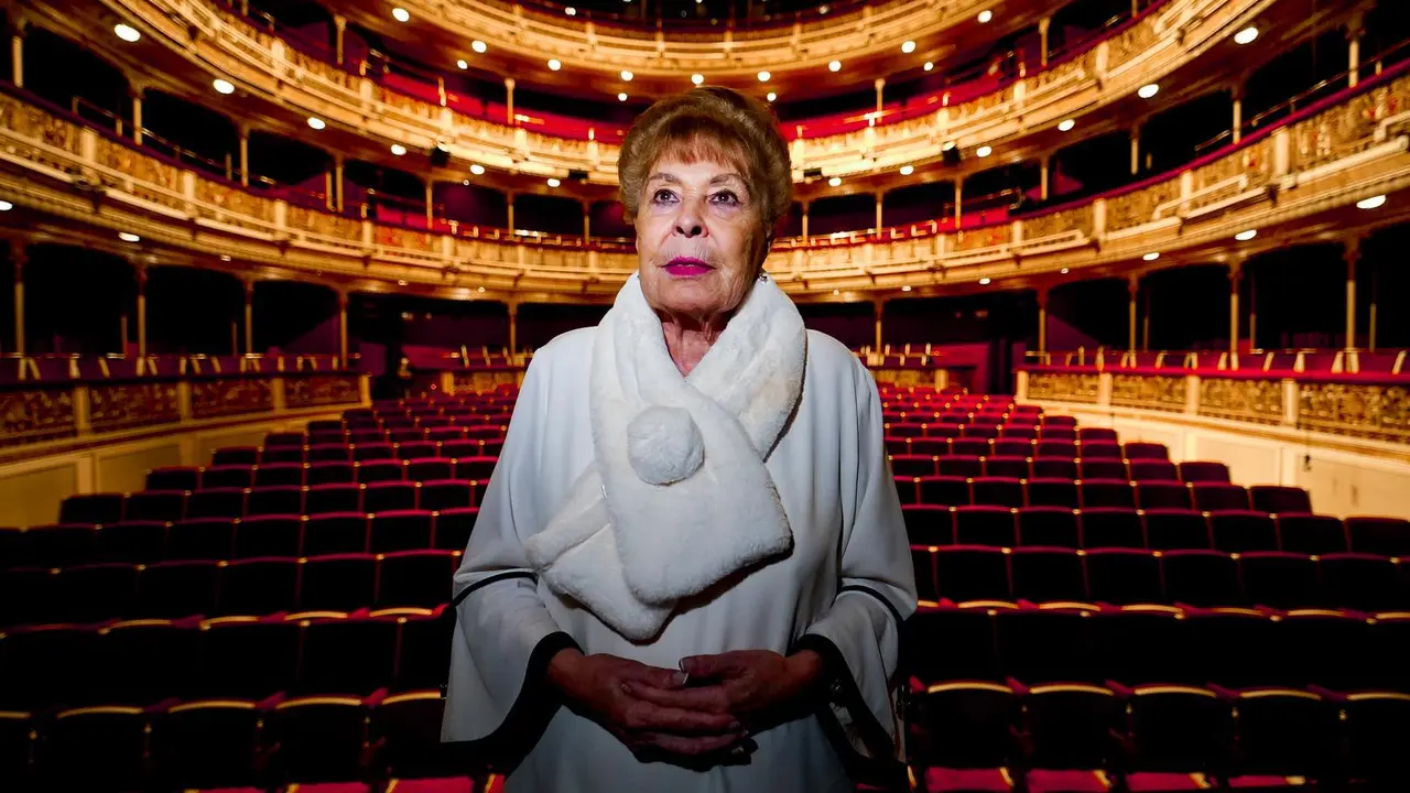 La actriz Gemma Cuervo durante una entrevista para Europa Press en el Teatro Mar&iacute;a Guerrero