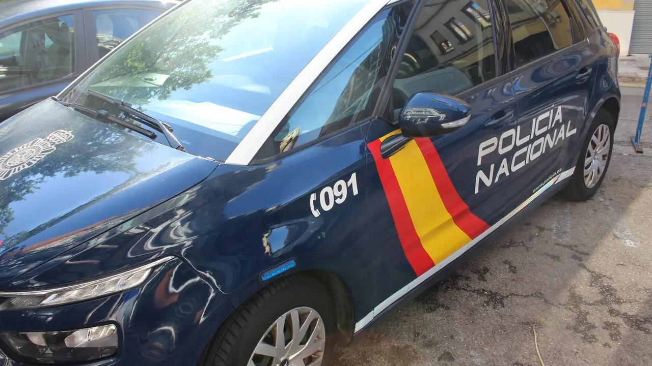 Veh&iacute;culo de la Polic&iacute;a Nacional