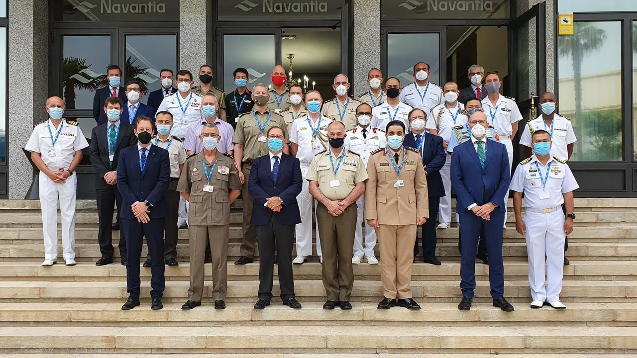 Agregados de Defensa de 16 pa&iacute;ses conocen el submarino S-81 Isaac Peral