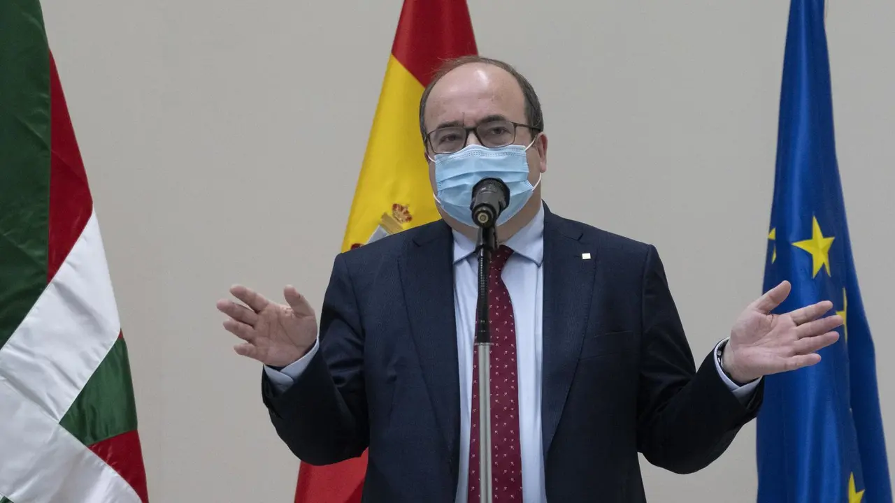 El ministro de Pol&iacute;tica Territorial y Funci&oacute;n P&uacute;blica, Miquel Iceta, durante el acto de inauguraci&oacute;n oficial del Edificio de la Antigua Aduana de Bilbao, a 3 de junio de 2021, en Bilbao, Euskadi (Espa&ntilde;a). Actualmente este edificio de la calle Barroeta Ald