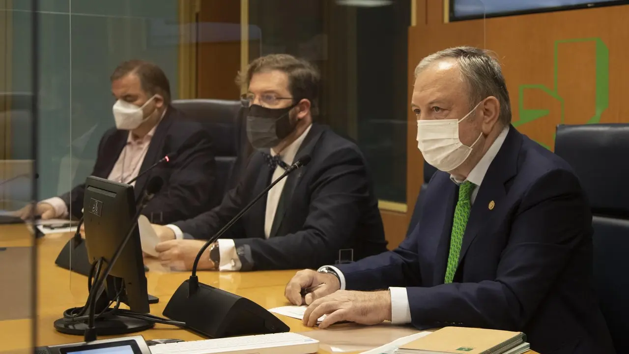 Comparecencia del consejero de Econom&iacute;a y Hacienda, Pedro Azpiazu, en el Parlamento Vasco para informar sobre el plan Euskadi Next