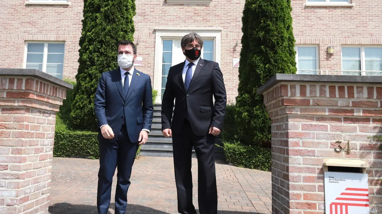 Reuni&oacute;n entre el presidente del Govern, Pere Aragon&egrave;s, y el expresidente Carles Puigdemont en Waterloo (B&eacute;lgica).