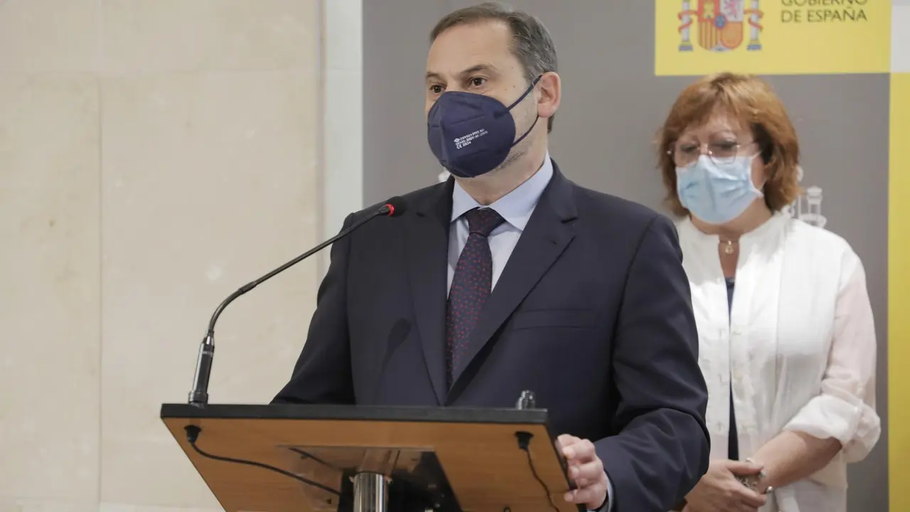 &Aacute;balos en un acto en Alicante
