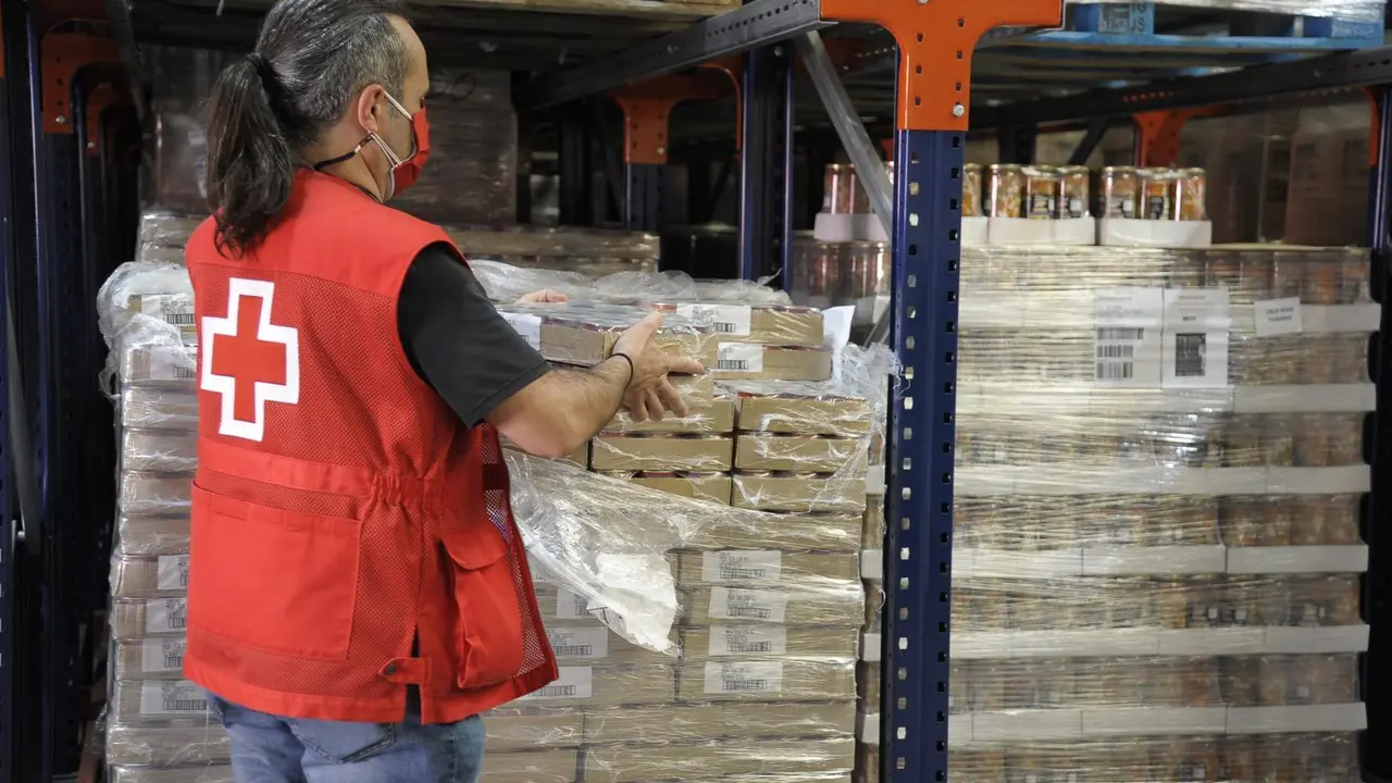 Distribuci&oacute;n de alimentos de Cruz Roja