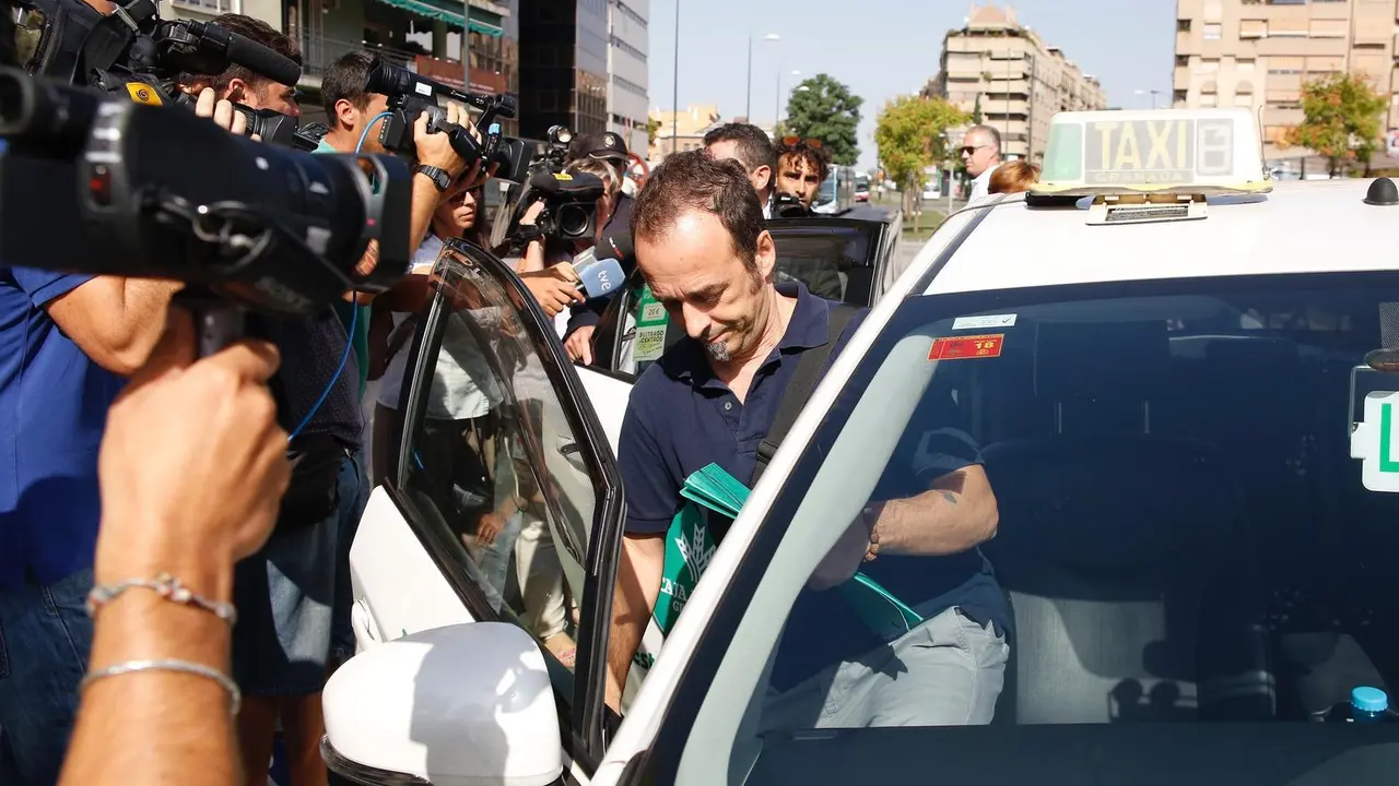 Archivo - Francesco Arcuri, ex de Juana Rivas, a la llegada a los juzgados de Granada, en una imagen de archivo