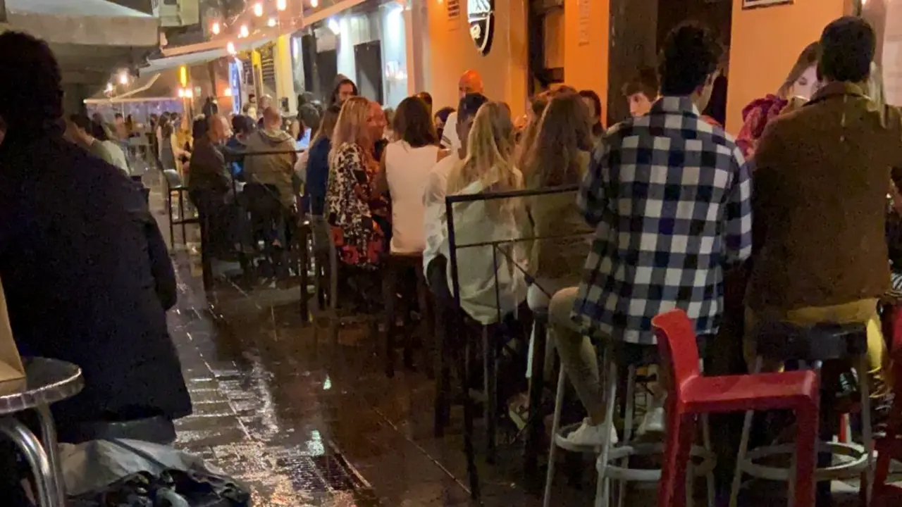 Vista de una calle de Santander donde se concentran la mayor parte del ocio nocturno de la ciudad. / S. D&Iacute;AZ