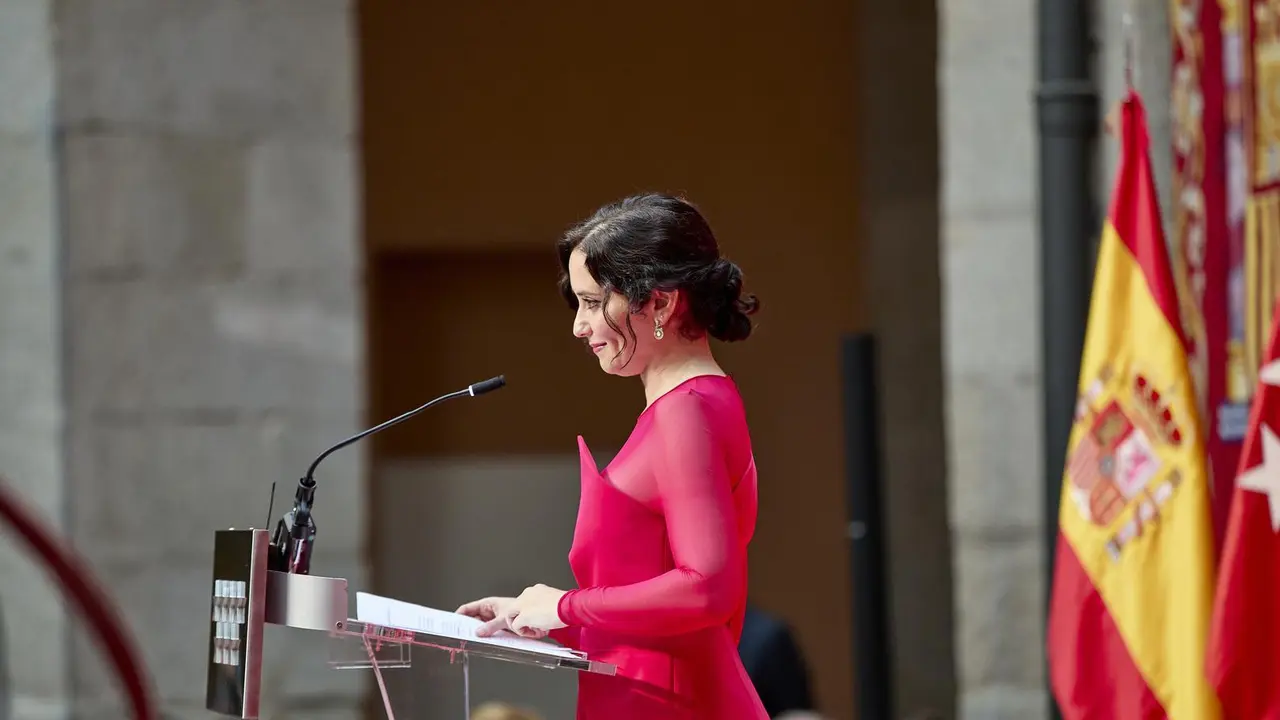La presidenta de la Comunidad de Madrid, Isabel D&iacute;az Ayuso, interviene en el acto de toma de posesi&oacute;n como presidenta de la Comunidad de Madrid