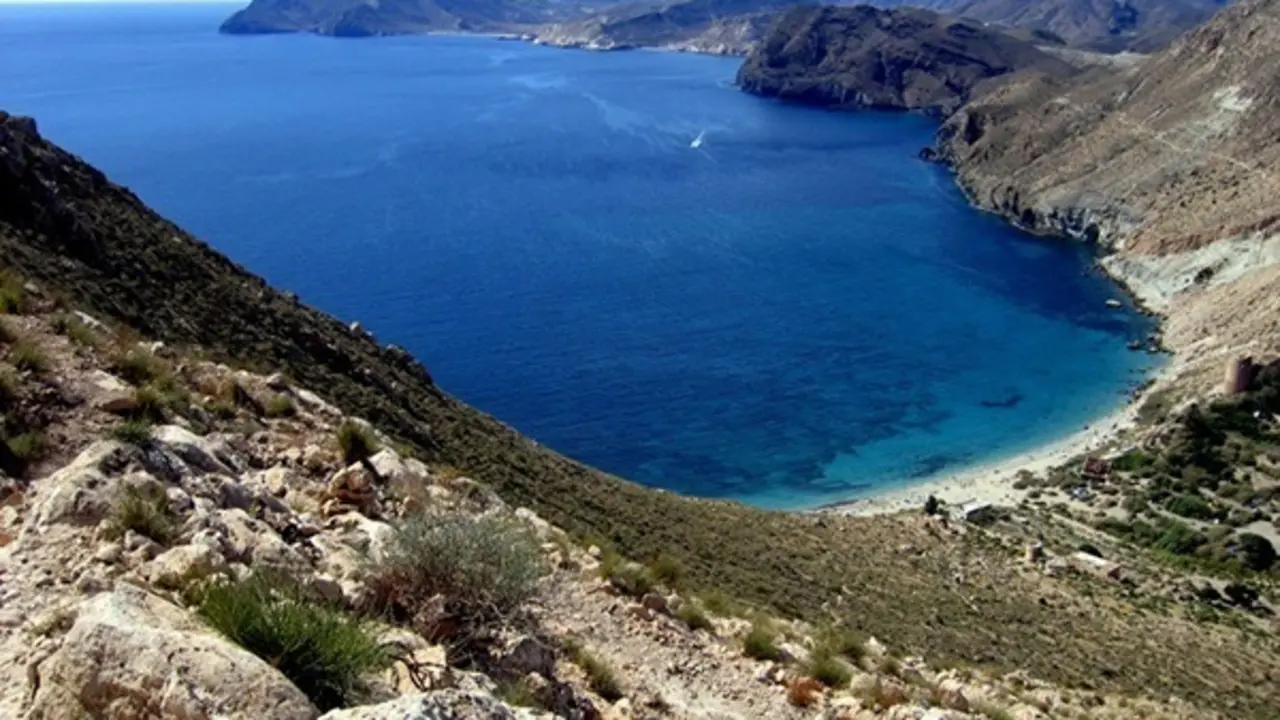 Cala Raj&aacute;, en el Parque Natural de Cabo de Gata-N&iacute;jar (Almer&iacute;a)