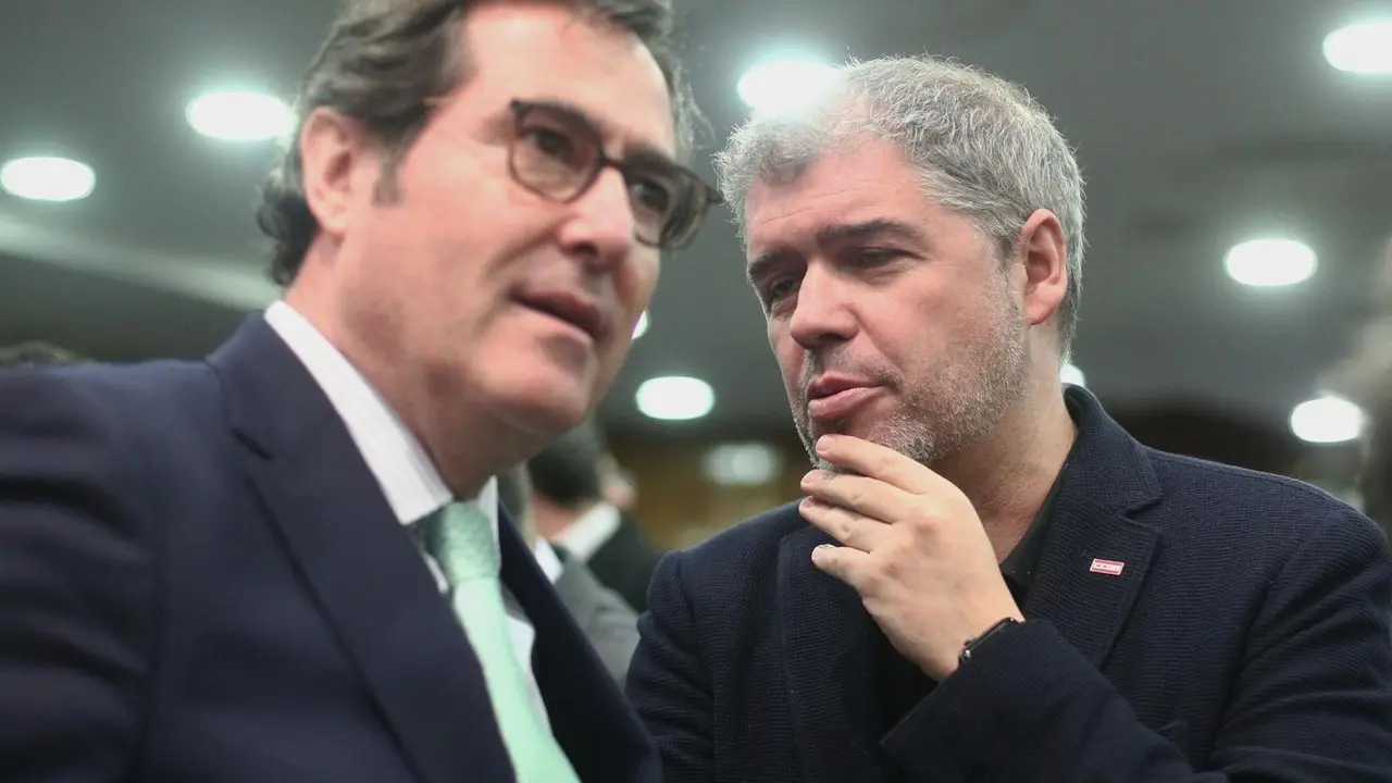 El presidente de la CEOE, Antonio Garamendi y el presidente de CCOO, Unai Sordo