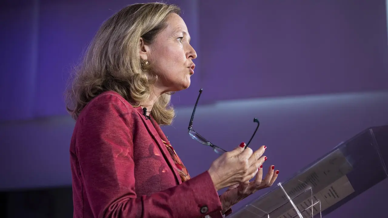 La vicepresidenta segunda del Gobierno, Nadia Calvi&ntilde;o