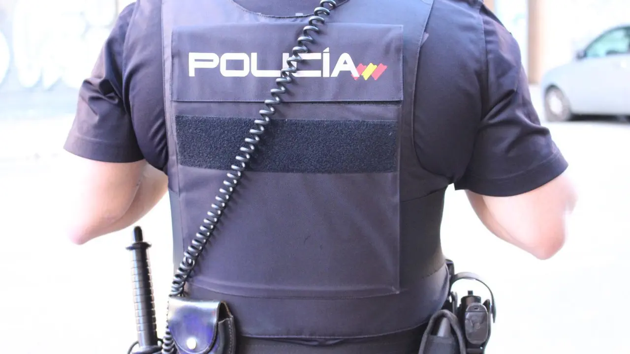 Agente de Polic&iacute;a Nacional