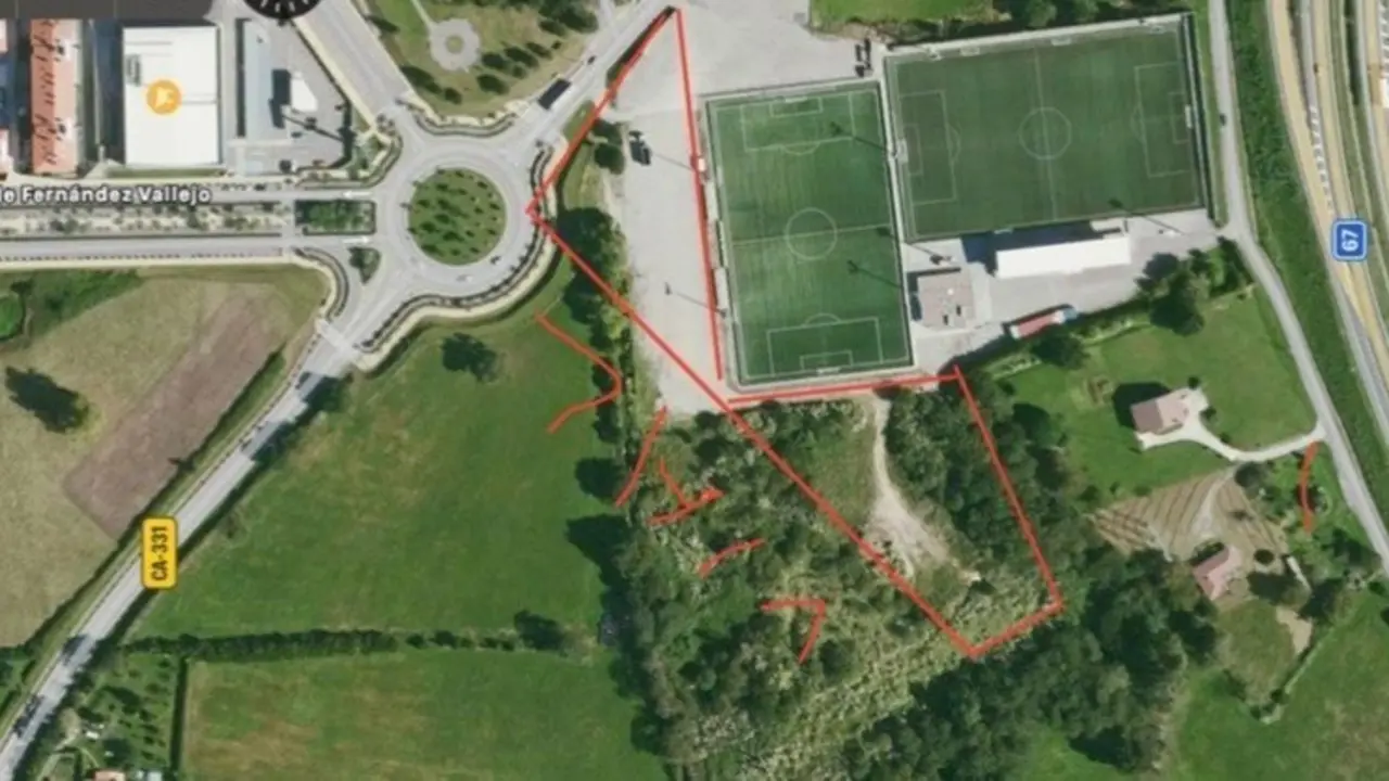 Parcelas donde se ubicar&iacute;an las piscinas al aire libre de Torrelavega