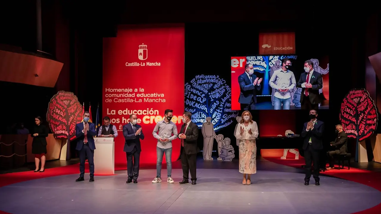 Albacete, 21 de junio de 2021.- El presidente de Castilla-La Mancha, Emiliano Garc&iacute;a-Page, preside la Gala de homenaje a la comunidad educativa de Castilla-La Mancha. (Fotos: D. Esteban Gonz&aacute;lez // JCCM