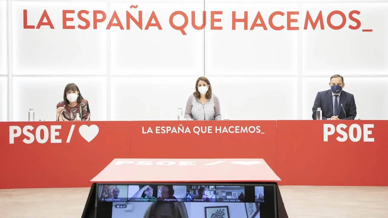 Reuni&oacute;n semipresencial de la Ejecutiva Federal del PSOE en Ferraz, encabezada por Adriana Lastra, Cristina Narbona y Jos&eacute; Luis &Aacute;balos