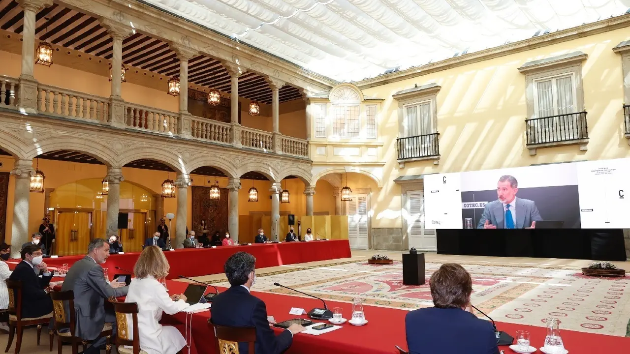 El Rey Felipe VI, durante el desarrollo de la reuni&oacute;n del Patronato de la Fundaci&oacute;n Cotec
